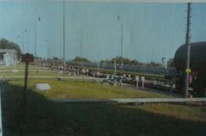 Obrázok - názov: Pohľad na stáčisko železničných cisterien v J časti areálu (prevzaté z RA)